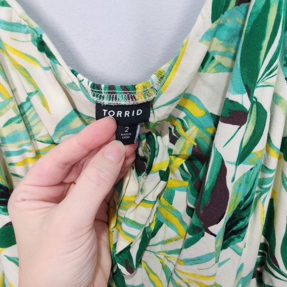 Torrid Challis Tie Front Ruffle Hem Painted Leaves Romper Size 2 - Picture 11 of 11